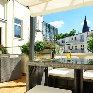Domstern Hotell